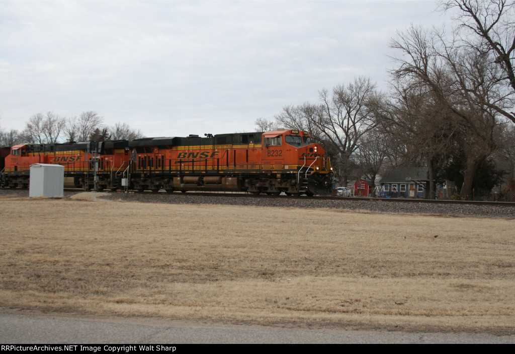 BNSF 8232